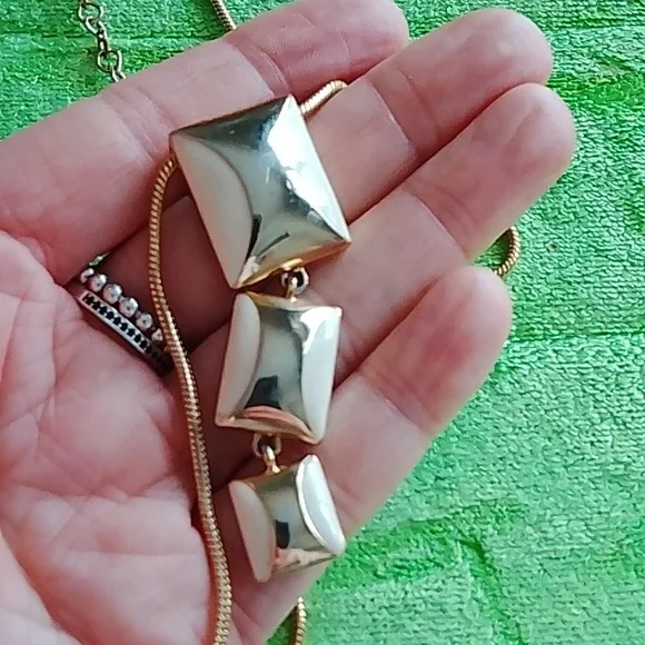 Elegant Enamel Plated Gold Necklace - Picture 9 of 11